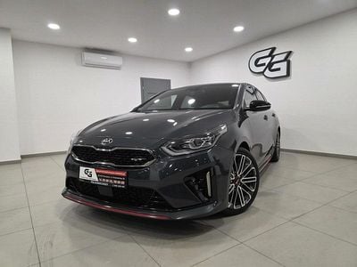Szary (metalik) Używany 2019 Kia ProCeed GT-Line Hatchback | 89 900 zł (Dość drogi)