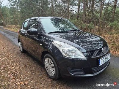 Używany Suzuki Swift 94 KM (69 kW) 2012 Czarny Hatchback