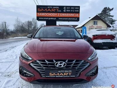 Używany Hyundai i30 160 KM (117 kW) 2022 Bordowy Kombi