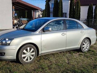 używany Toyota Avensis 