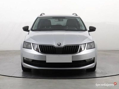 Srebrny Używany 2017 Skoda Octavia Kombi | 29 999 zł (Uczciwa cena)