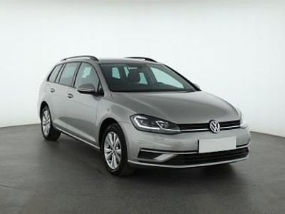 Srebrny Używany 2017 VW Golf VII Kombi | 49 499 zł (Uczciwa cena)