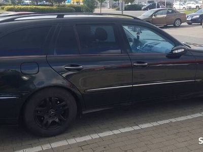 Używany Mercedes E320 Avantgarde 204 KM (150 kW) 2004