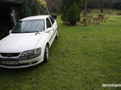 używany Opel Vectra 1,6 16 V Ecotec.