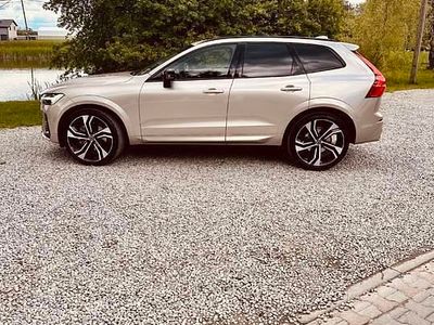 Zielony Używany 2024 Volvo XC60 Plus SUV | 169 000 zł (Dość drogi)