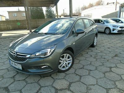 używany Opel Astra 1.6dm 110KM 2017r. 102 295km