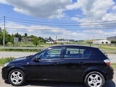 Czarny Używany 2006 Opel Astra Hatchback | 10 800 zł