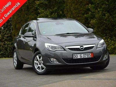 Szary Używany 2010 Opel Astra Cosmo Hatchback | 23 900 zł (Uczciwa cena)