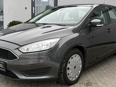 Czarny Używany 2016 Ford Focus Kombi | 17 900 zł