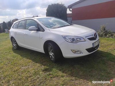 Używany 2011 Opel Astra | 28 000 zł (Dość drogi)