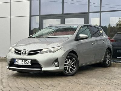 Szary (metalik) Używany 2015 Toyota Auris Hatchback | 48 999 zł (Dość drogi)