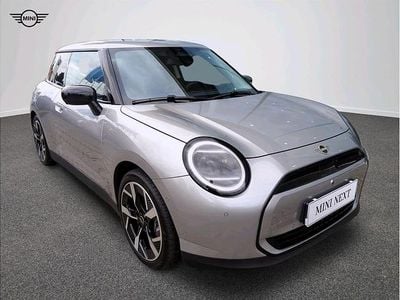 Melting silver iii metalizowany Używany 2024 Mini Cooper Hatchback | 141 200 zł (Drogi)