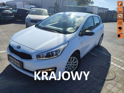 Używany Kia Ceed 99 KM (72 kW) 2017 Biały (metalik) Hatchback