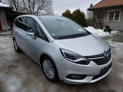 Używany Opel Zafira 130 KM (95 kW) 2017 Srebrny (metalik, perła) Minivan
