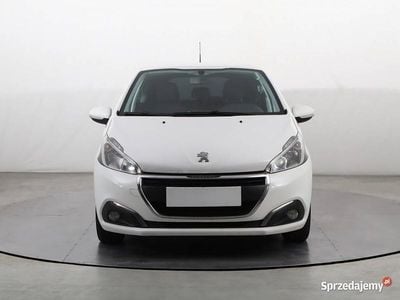 Używany Peugeot 208 2019 Biały Hatchback