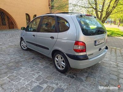 używany Renault Scénic 1.6 110KM 2001r Automat