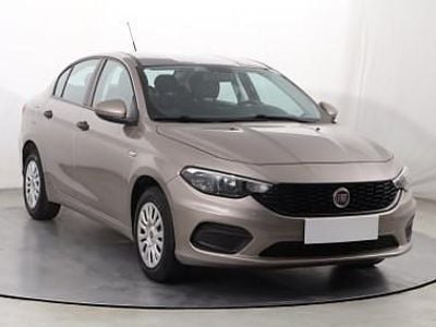 Używany Fiat Tipo 95 KM (69 kW) 2019 Beżowy Sedan/Limuzyna