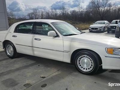 Używany Lincoln Town Car 2000 Biały Sedan/Limuzyna