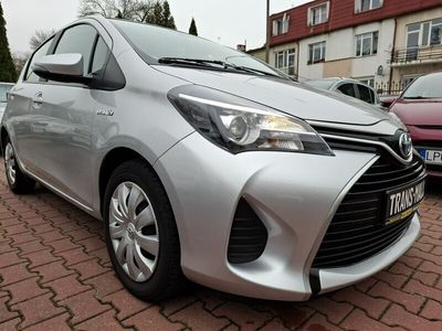 Srebrny Używany 2016 Toyota Yaris Hybrid Hatchback | 42 500 zł (Dość drogi)