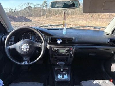 Używany VW Passat 2003 Granatowy Kombi