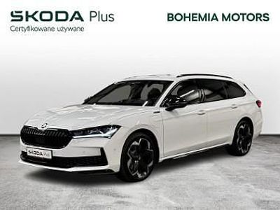 Biały Nowe 2025 Skoda Superb Kombi | 199 990 zł (Dość drogi)