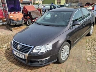 Brązowy Używany 2005 VW Passat Sedan/Limuzyna | 20 900 zł