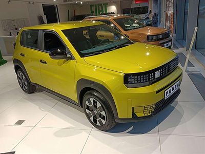 Lakier metalizowany żółty limone Nowe 2025 Fiat Grande Panda Icon Hatchback | 81 684 zł (Uczciwa cena)