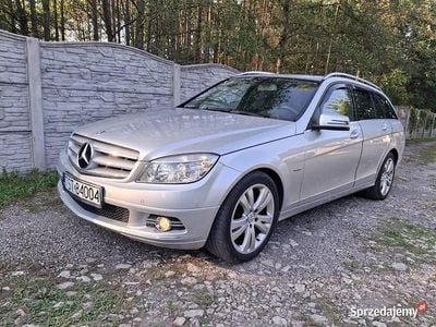Używany Mercedes C220 170 KM (125 kW) 2010 Srebrny Kombi