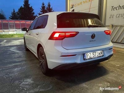 Biały Używany 2020 VW Golf VIII Hatchback | 75 000 zł (Dość drogi)