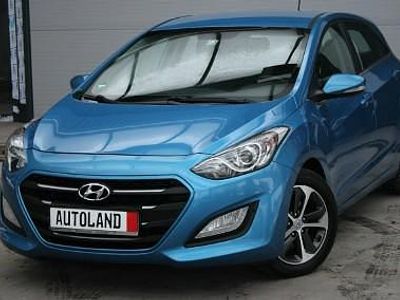 Niebieski Używany 2016 Hyundai i30 Hatchback | 37 777 zł