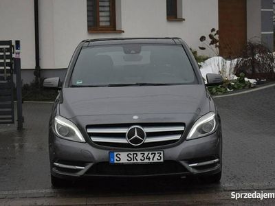 Szary (metalik) Używany 2011 Mercedes B200 Minivan | 32 900 zł
