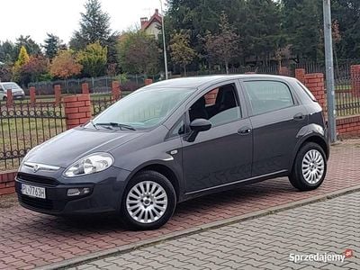 Używany Fiat Punto 2010 Szary Hatchback