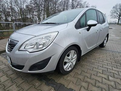Srebrny Używany 2011 Opel Meriva Minivan | 19 990 zł (Drogi)