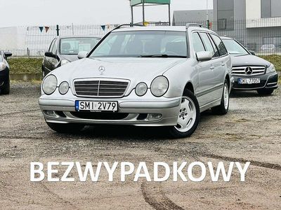 Srebrny Używany 2000 Mercedes E270 Kombi | 11 900 zł