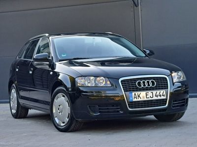 używany Audi A3 A3 * 1.6MPi * BDB STAN* KLiMAtronik**halogeny** 8P (...* 1.6MPi * BDB STAN* KLiMAtronik**halogeny** 8P (...