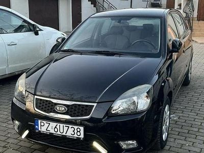 Używany Kia Rio 2010 Czarny Hatchback