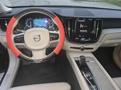 używany Volvo XC60 black edition 2023 , 197+14 KM, 51000 km, (FV)