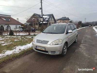Srebrny Używany 2003 Toyota Avensis Verso Minivan | 9300 zł