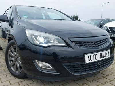 Niebieski (metalik) Używany 2010 Opel Astra Cosmo Hatchback | 23 900 zł (Dość drogi)