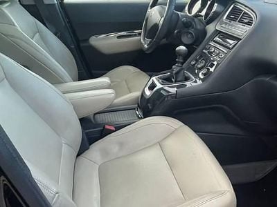 Używany 2011 Peugeot 5008 | 18 000 zł (Uczciwa cena)