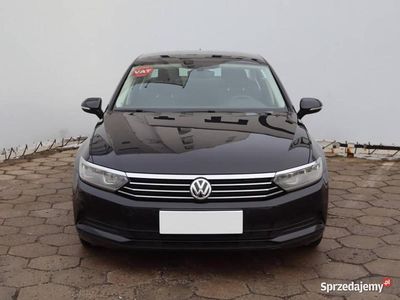 Czarny Używany 2017 VW Passat Sedan/Limuzyna | 49 999 zł (Uczciwa cena)