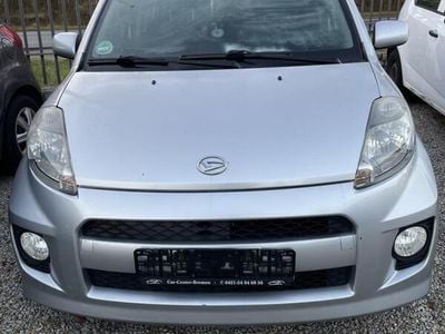Srebrny metalik Używany 2005 Daihatsu Sirion Hatchback | 7900 zł
