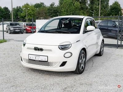 Biały Używany 2021 Fiat 500e Passion Hatchback | 58 500 zł