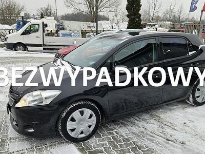 Używany Toyota Auris 97 KM (71 kW) 2011 Czarny (metalik) Hatchback