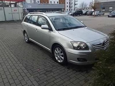 Złoty Używany 2007 Toyota Avensis Sedan/Limuzyna | 13 500 zł