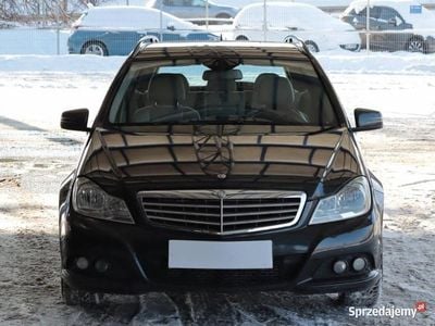 Szary Używany 2011 Mercedes C200 Kombi | 28 499 zł (Uczciwa cena)