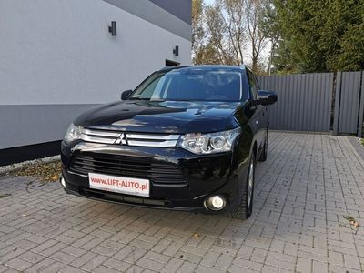 Czarny (metalik, perła) Używany 2014 Mitsubishi Outlander SUV | 57 900 zł