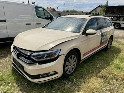 Beżowy Używany 2018 VW Passat Kombi | 23 600 zł