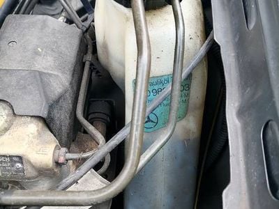 Brązowy Używany 1991 Mercedes E260 Sedan/Limuzyna | 1000 zł