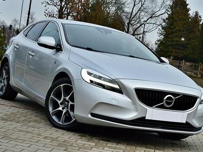 Srebrny (metalik) Używany 2016 Volvo V40 Ocean Race Hatchback | 38 900 zł (Uczciwa cena)